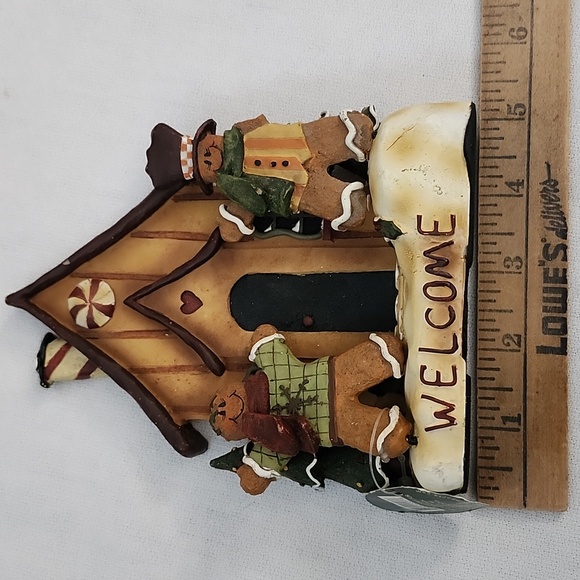 Resin and Metal Christmas Decor - Picture 6 of 16